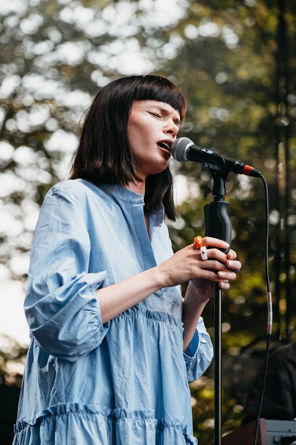 Alec Benjamin se v Praze cítil jako doma a flirtoval s fanynkami