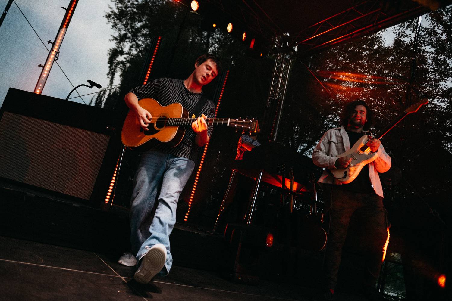 Alec Benjamin se v Praze cítil jako doma a flirtoval s fanynkami