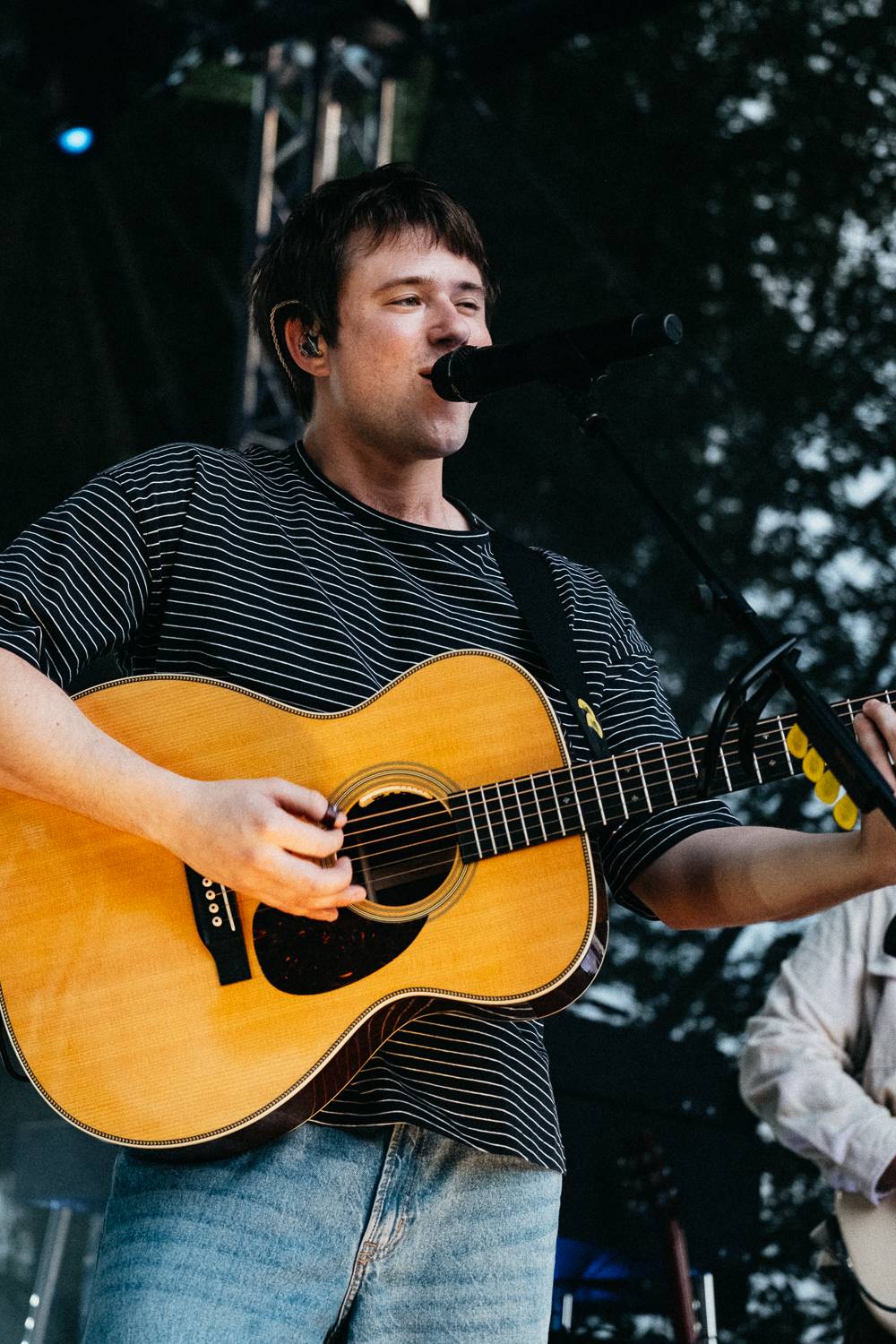 Alec Benjamin se v Praze cítil jako doma a flirtoval s fanynkami