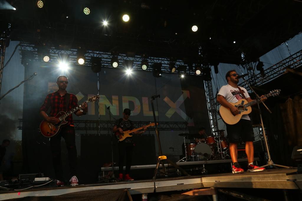 Kunětickou horu rozezpívali Tomáš Klus, Xindl X, Mirai i Mig 21