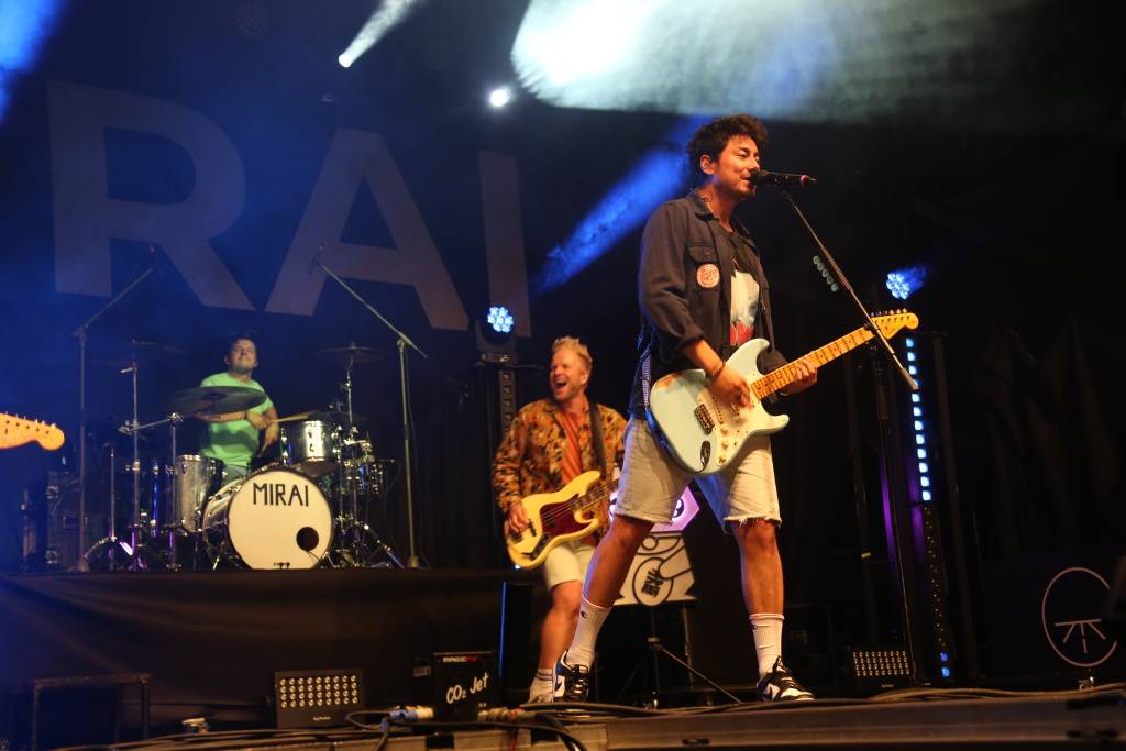 Kunětickou horu rozezpívali Tomáš Klus, Xindl X, Mirai i Mig 21