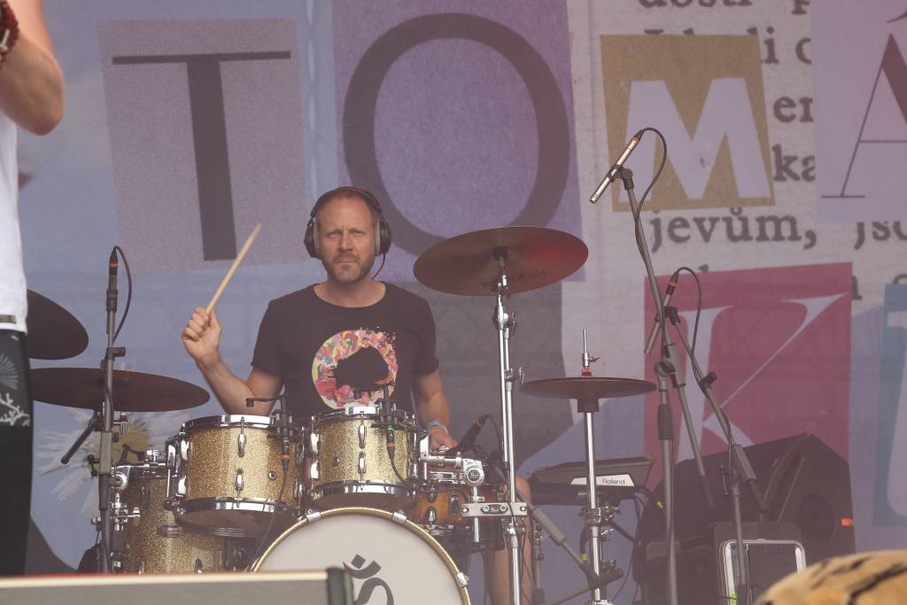 Kunětickou horu rozezpívali Tomáš Klus, Xindl X, Mirai i Mig 21