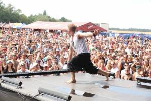 Kunětickou horu rozezpívali Tomáš Klus, Xindl X, Mirai i Mig 21