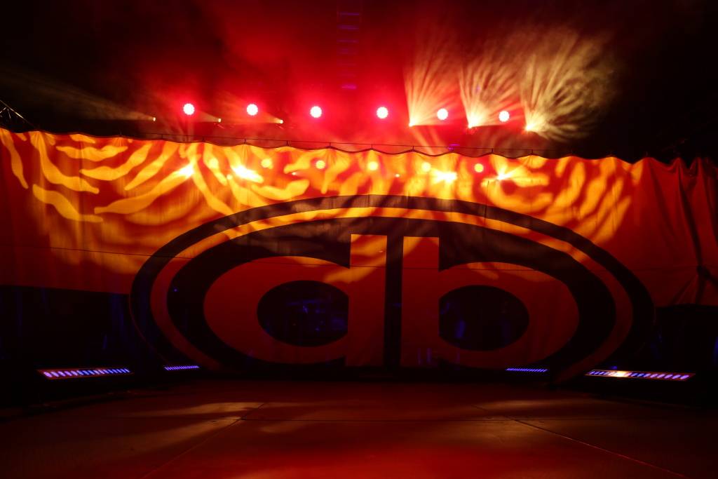 Kunětickou horu rozezpívali Tomáš Klus, Xindl X, Mirai i Mig 21