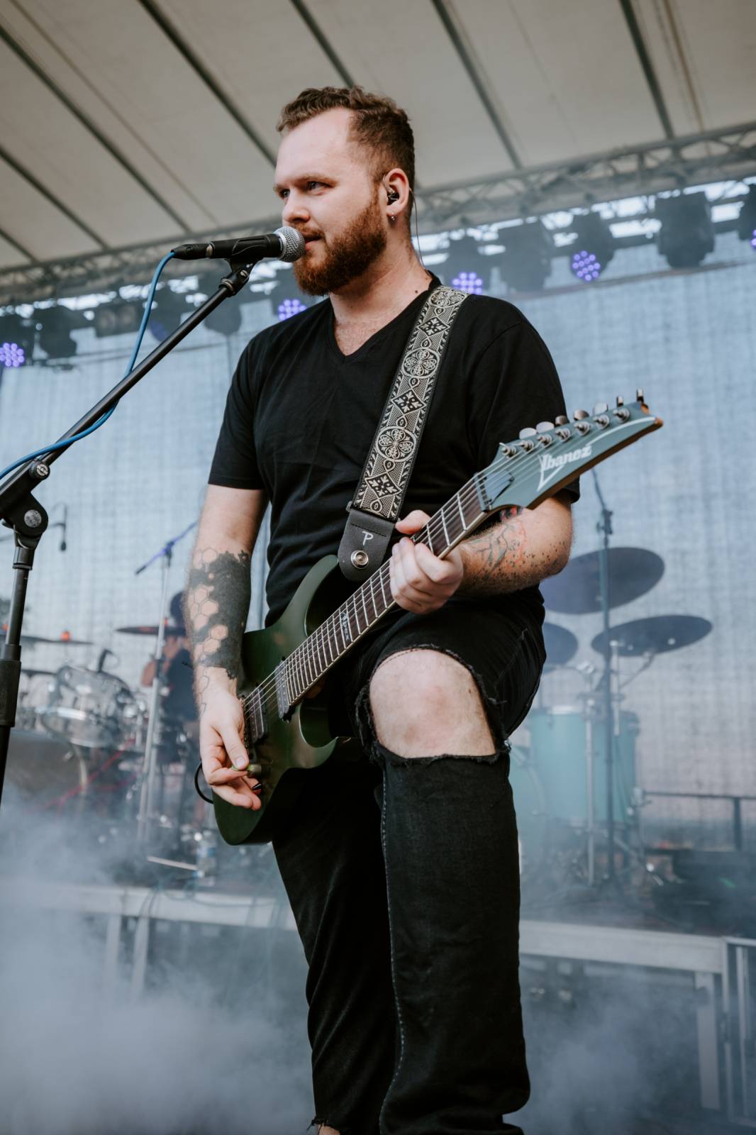 John Wolfhooker a Denoi zahráli na Špilberku, moshpitovalo se celý koncert