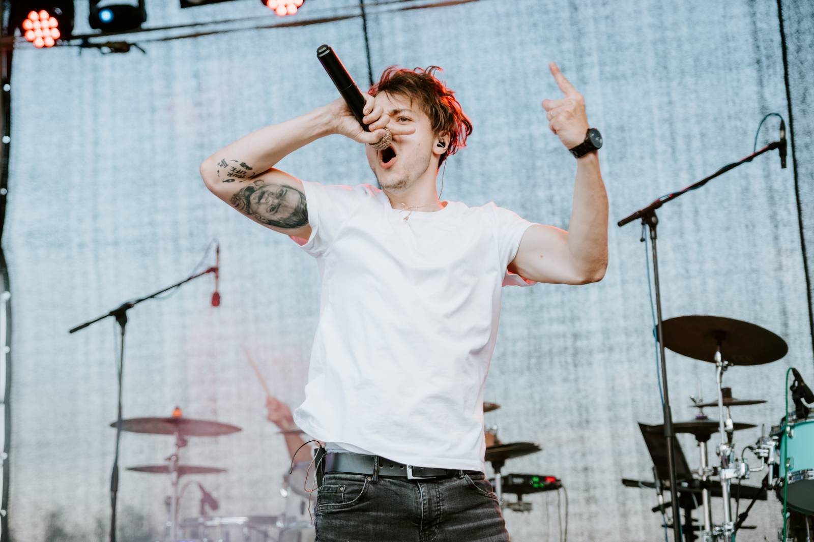 John Wolfhooker a Denoi zahráli na Špilberku, moshpitovalo se celý koncert