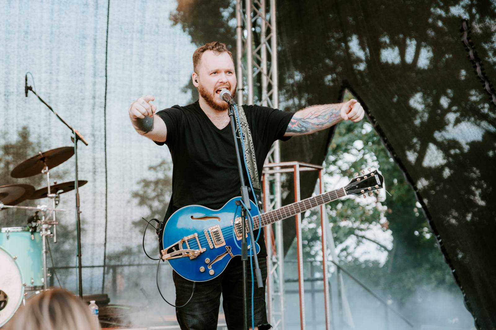 John Wolfhooker a Denoi zahráli na Špilberku, moshpitovalo se celý koncert