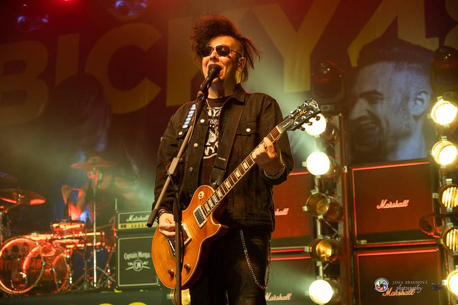 Hrady CZ dorazily na Švihov, sobotu ovládli Chinaski, Rybičky 48 nebo Divokej Bill