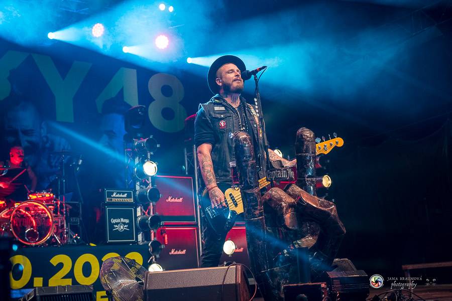 Hrady CZ dorazily na Švihov, sobotu ovládli Chinaski, Rybičky 48 nebo Divokej Bill