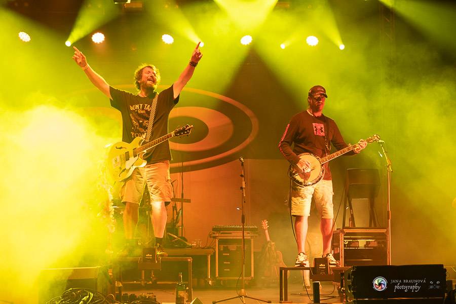 Hrady CZ dorazily na Švihov, sobotu ovládli Chinaski, Rybičky 48 nebo Divokej Bill