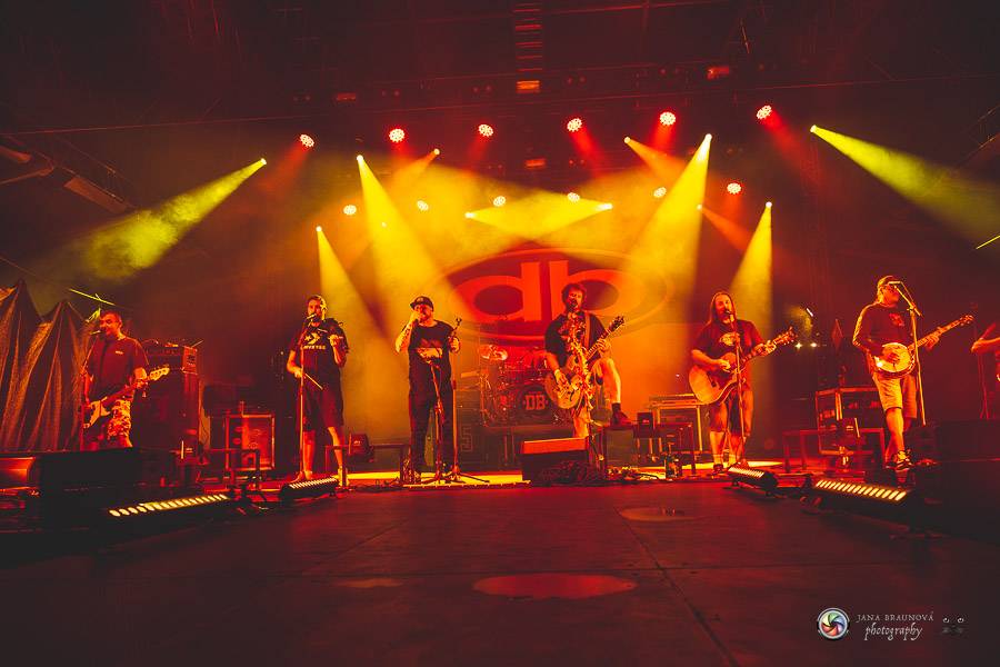 Hrady CZ dorazily na Švihov, sobotu ovládli Chinaski, Rybičky 48 nebo Divokej Bill