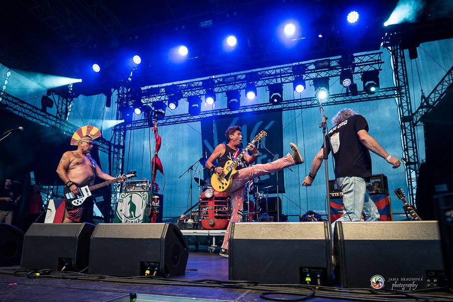 Hrady CZ dorazily na Švihov, sobotu ovládli Chinaski, Rybičky 48 nebo Divokej Bill