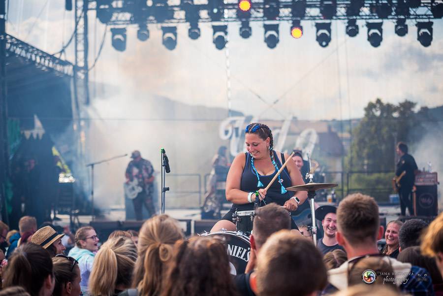 Hrady CZ dorazily na Švihov, sobotu ovládli Chinaski, Rybičky 48 nebo Divokej Bill