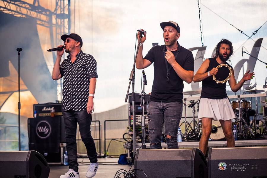 Hrady CZ dorazily na Švihov, sobotu ovládli Chinaski, Rybičky 48 nebo Divokej Bill