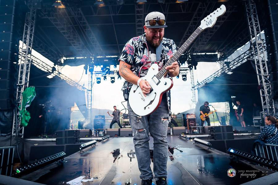 Hrady CZ dorazily na Švihov, sobotu ovládli Chinaski, Rybičky 48 nebo Divokej Bill