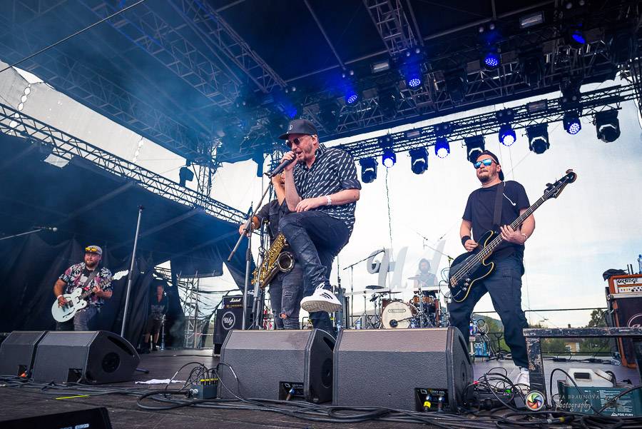 Hrady CZ dorazily na Švihov, sobotu ovládli Chinaski, Rybičky 48 nebo Divokej Bill