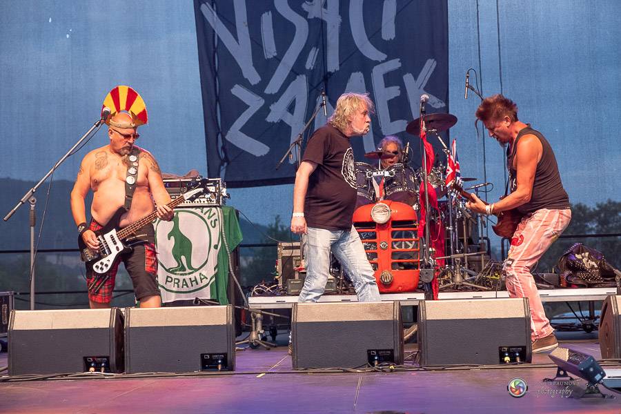 Hrady CZ dorazily na Švihov, sobotu ovládli Chinaski, Rybičky 48 nebo Divokej Bill