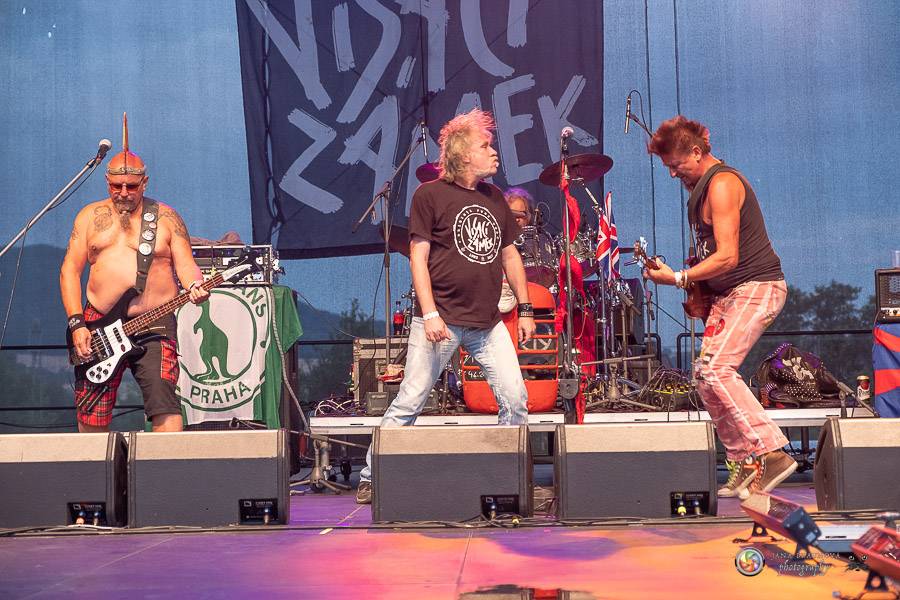 Hrady CZ dorazily na Švihov, sobotu ovládli Chinaski, Rybičky 48 nebo Divokej Bill