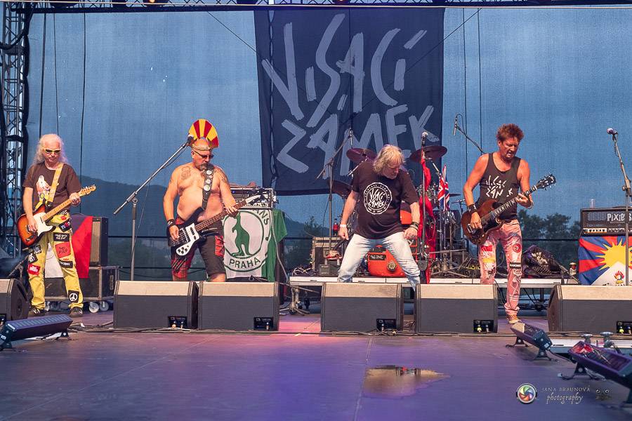 Hrady CZ dorazily na Švihov, sobotu ovládli Chinaski, Rybičky 48 nebo Divokej Bill