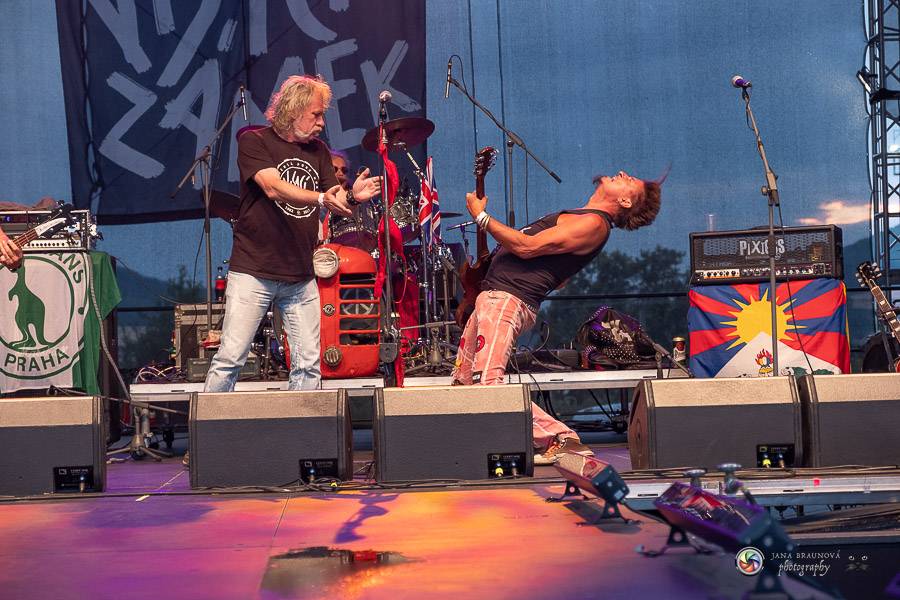 Hrady CZ dorazily na Švihov, sobotu ovládli Chinaski, Rybičky 48 nebo Divokej Bill