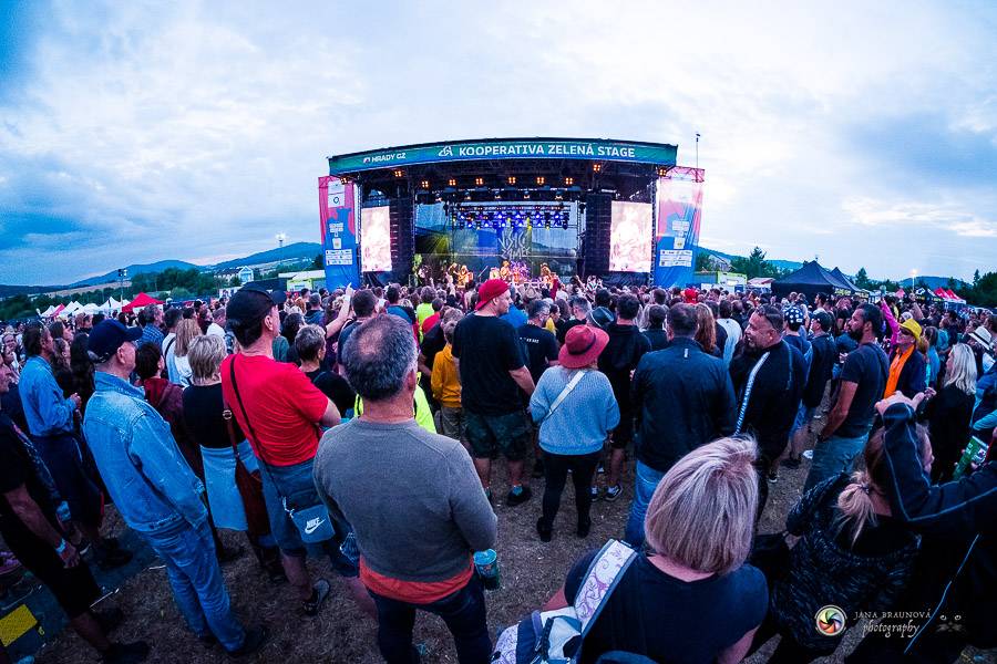 Hrady CZ dorazily na Švihov, sobotu ovládli Chinaski, Rybičky 48 nebo Divokej Bill