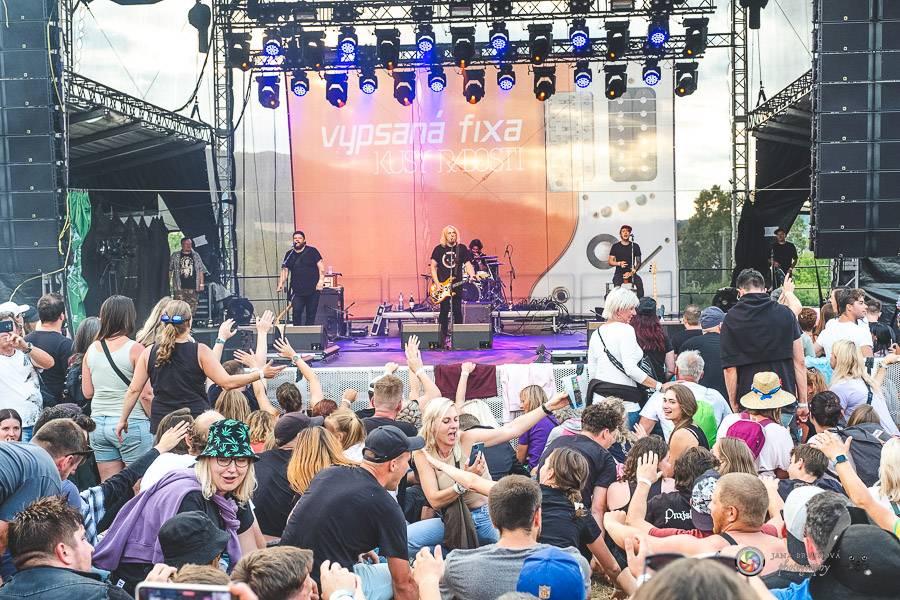 Hrady CZ dorazily na Švihov, sobotu ovládli Chinaski, Rybičky 48 nebo Divokej Bill