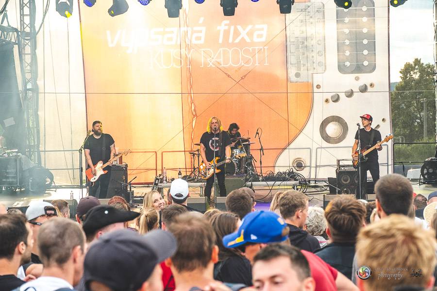 Hrady CZ dorazily na Švihov, sobotu ovládli Chinaski, Rybičky 48 nebo Divokej Bill