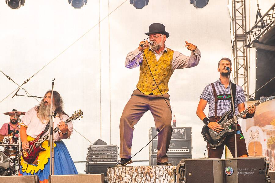 Hrady CZ dorazily na Švihov, sobotu ovládli Chinaski, Rybičky 48 nebo Divokej Bill