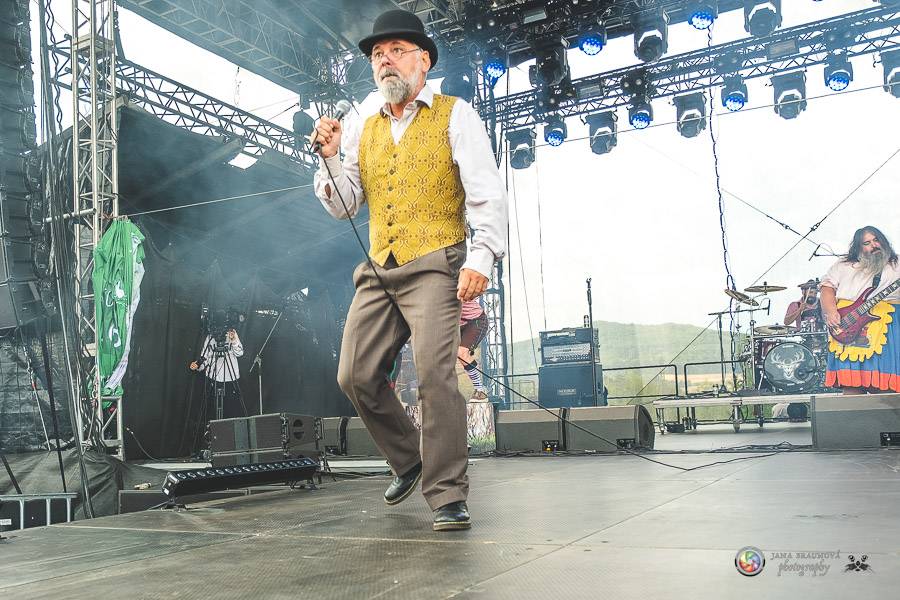 Hrady CZ dorazily na Švihov, sobotu ovládli Chinaski, Rybičky 48 nebo Divokej Bill