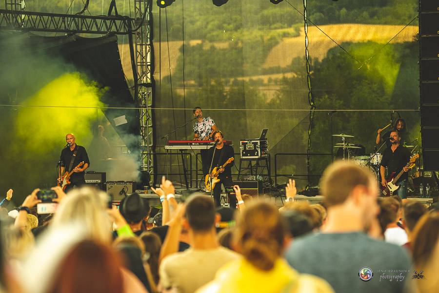 Hrady CZ dorazily na Švihov, sobotu ovládli Chinaski, Rybičky 48 nebo Divokej Bill