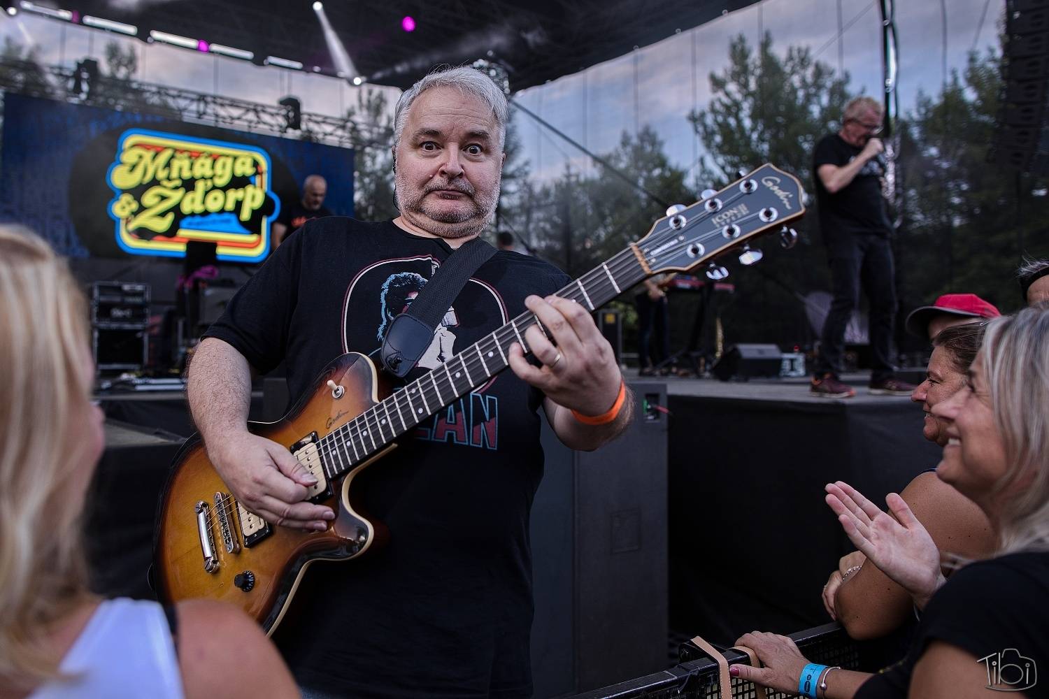 Keltská noc první den přivítala Mňágu a Žďorp i SPS, Trautenberk zaplavily podprsenky