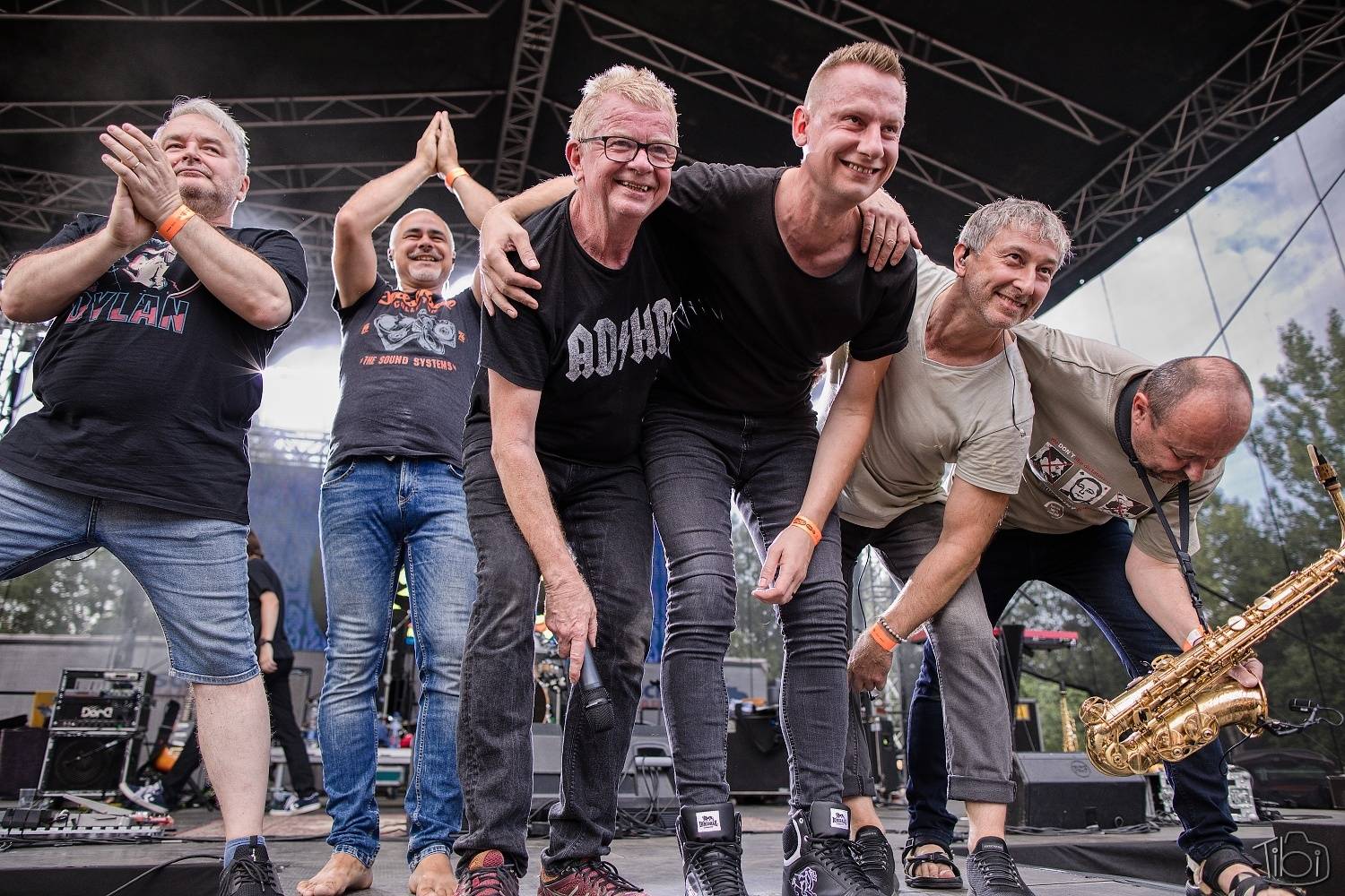 Keltská noc první den přivítala Mňágu a Žďorp i SPS, Trautenberk zaplavily podprsenky