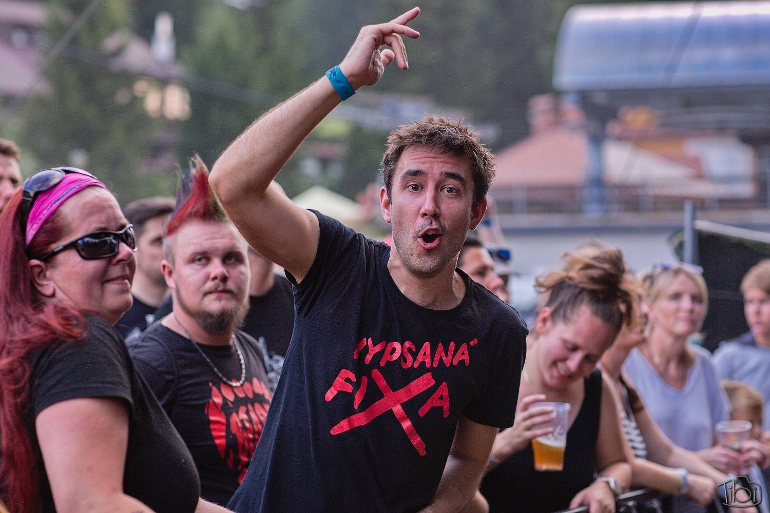 Keltská noc první den přivítala Mňágu a Žďorp i SPS, Trautenberk zaplavily podprsenky