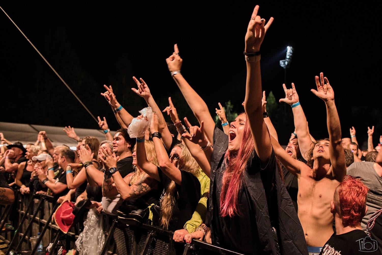 Keltská noc první den přivítala Mňágu a Žďorp i SPS, Trautenberk zaplavily podprsenky