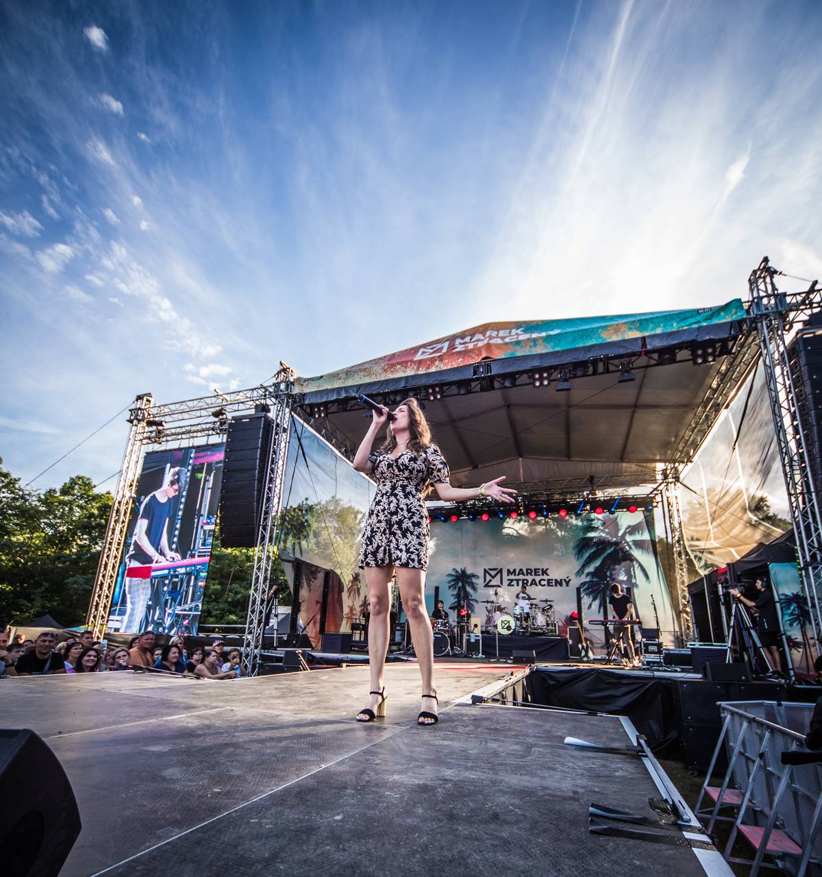 Marek Ztracený dorazil se svým Tour do Plzně, přivezl Elizabeth Kopeckou i Richarda Genzera