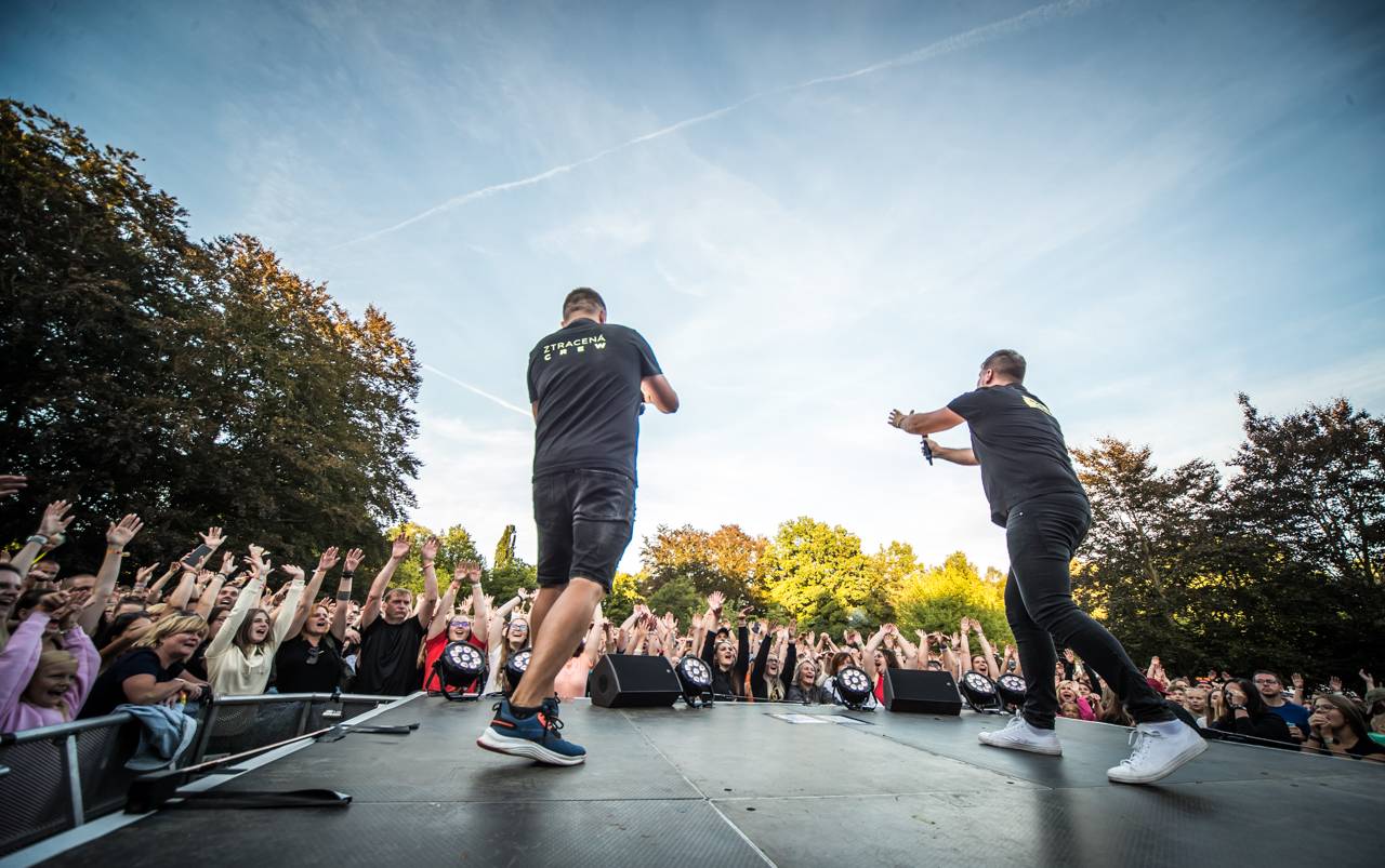 Marek Ztracený dorazil se svým Tour do Plzně, přivezl Elizabeth Kopeckou i Richarda Genzera