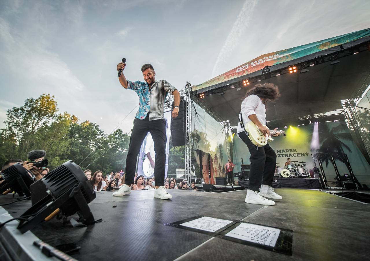 Marek Ztracený dorazil se svým Tour do Plzně, přivezl Elizabeth Kopeckou i Richarda Genzera