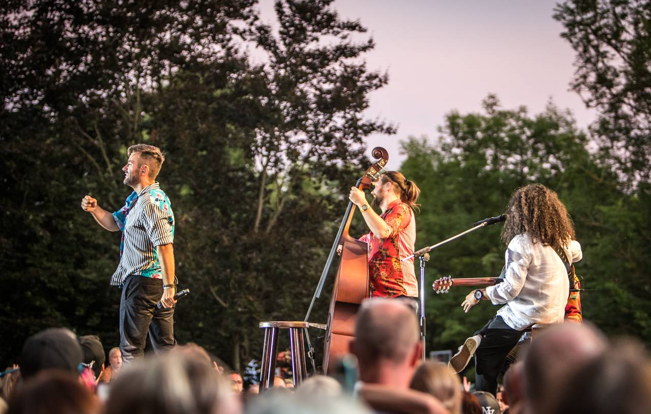 Marek Ztracený dorazil se svým Tour do Plzně, přivezl Elizabeth Kopeckou i Richarda Genzera