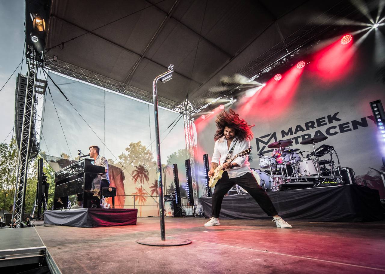 Marek Ztracený dorazil se svým Tour do Plzně, přivezl Elizabeth Kopeckou i Richarda Genzera