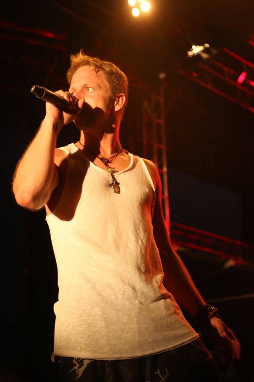 Hrady CZ v Rožmberku nad Vltavou poznamenala bouřka. Zahráli Divokej Bill, UDG i Tomáš Klus