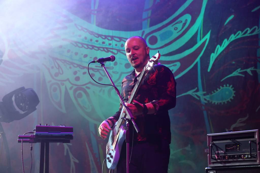 Hrady CZ v Rožmberku nad Vltavou poznamenala bouřka. Zahráli Divokej Bill, UDG i Tomáš Klus