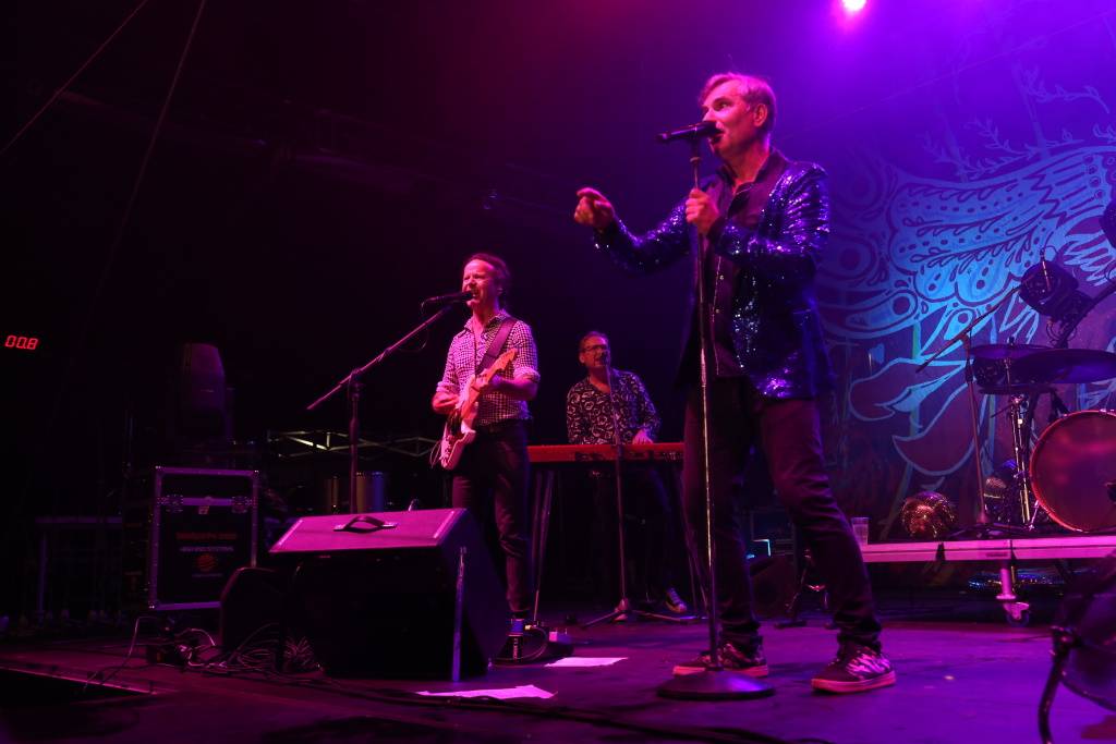 Hrady CZ v Rožmberku nad Vltavou poznamenala bouřka. Zahráli Divokej Bill, UDG i Tomáš Klus