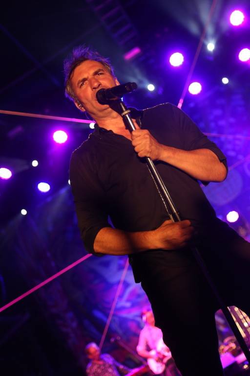 Hrady CZ v Rožmberku nad Vltavou poznamenala bouřka. Zahráli Divokej Bill, UDG i Tomáš Klus