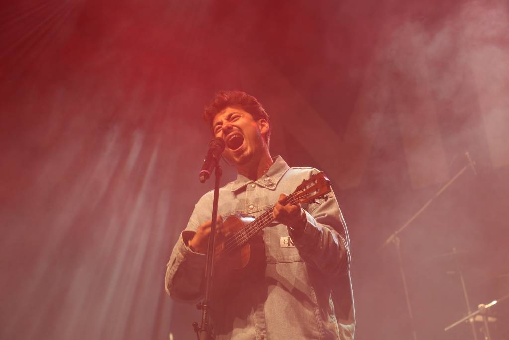Hrady CZ v Rožmberku nad Vltavou poznamenala bouřka. Zahráli Divokej Bill, UDG i Tomáš Klus