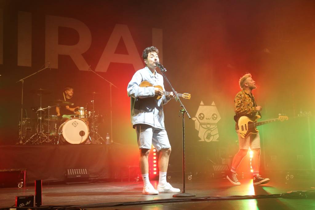 Hrady CZ v Rožmberku nad Vltavou poznamenala bouřka. Zahráli Divokej Bill, UDG i Tomáš Klus