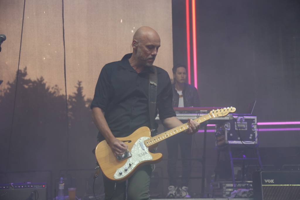 Hrady CZ v Rožmberku nad Vltavou poznamenala bouřka. Zahráli Divokej Bill, UDG i Tomáš Klus