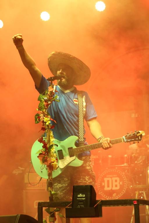 Hrady CZ v Rožmberku nad Vltavou poznamenala bouřka. Zahráli Divokej Bill, UDG i Tomáš Klus