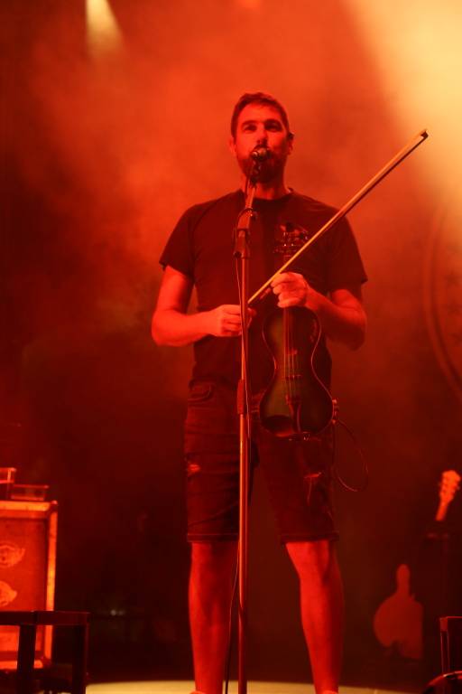 Hrady CZ v Rožmberku nad Vltavou poznamenala bouřka. Zahráli Divokej Bill, UDG i Tomáš Klus