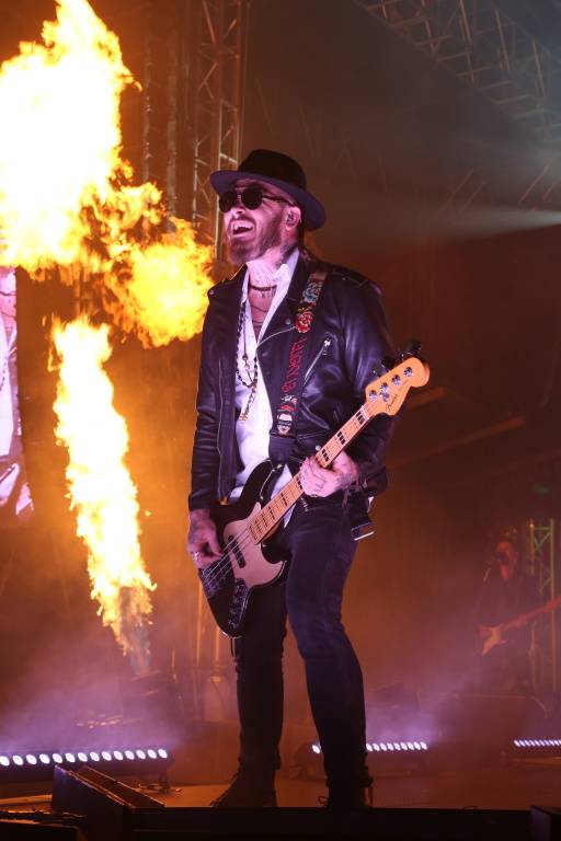 Hrady CZ v Rožmberku nad Vltavou poznamenala bouřka. Zahráli Divokej Bill, UDG i Tomáš Klus