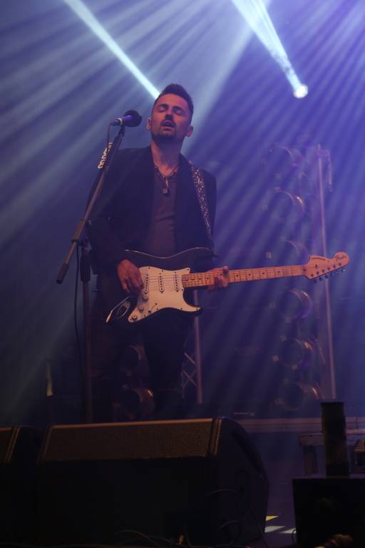 Hrady CZ v Rožmberku nad Vltavou poznamenala bouřka. Zahráli Divokej Bill, UDG i Tomáš Klus